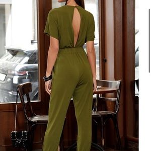 Short Sleeve V-Neck Jumpsuit size 6 Color Olive